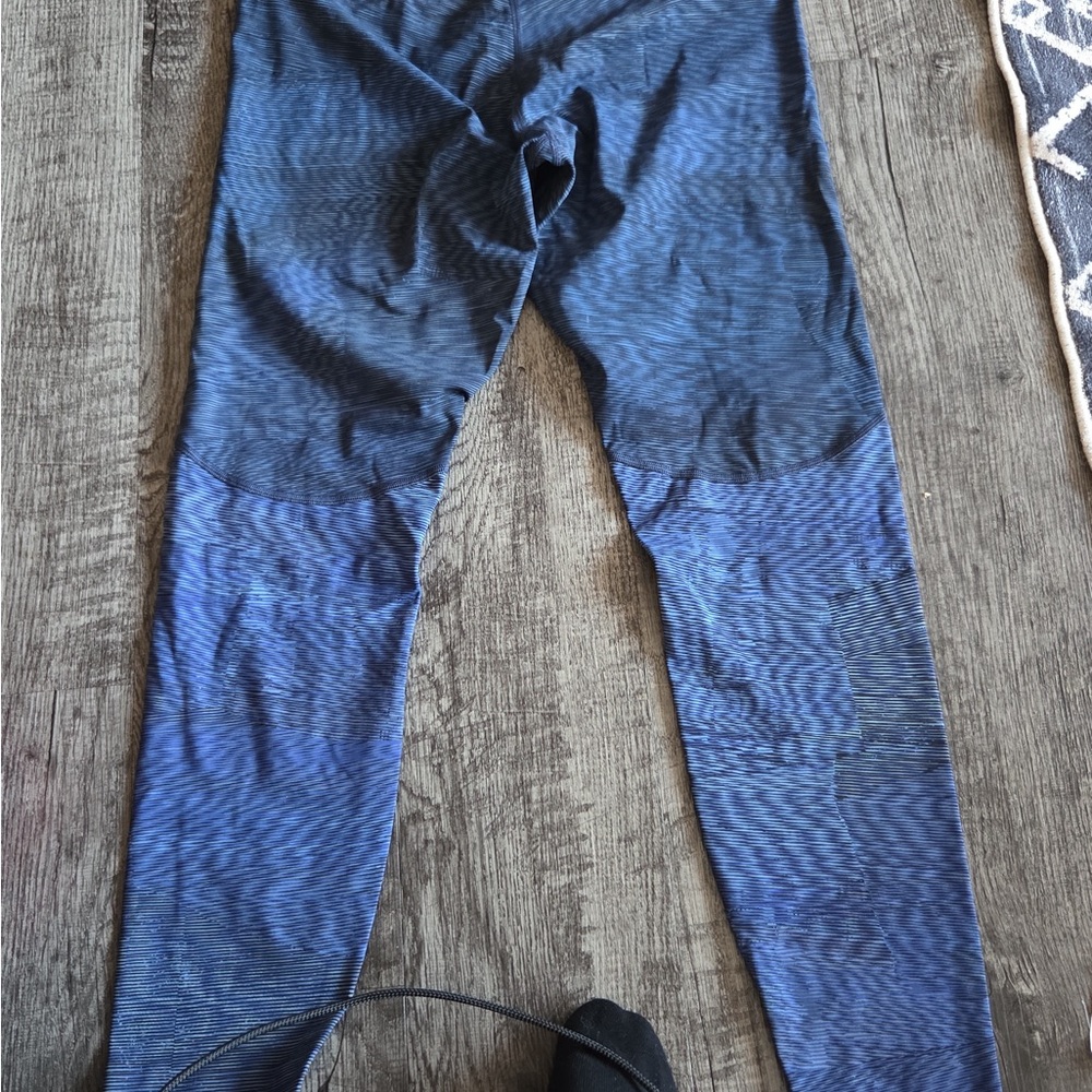 NWOT lululemon size 10 Align HR navy-striped ombre workout leggings